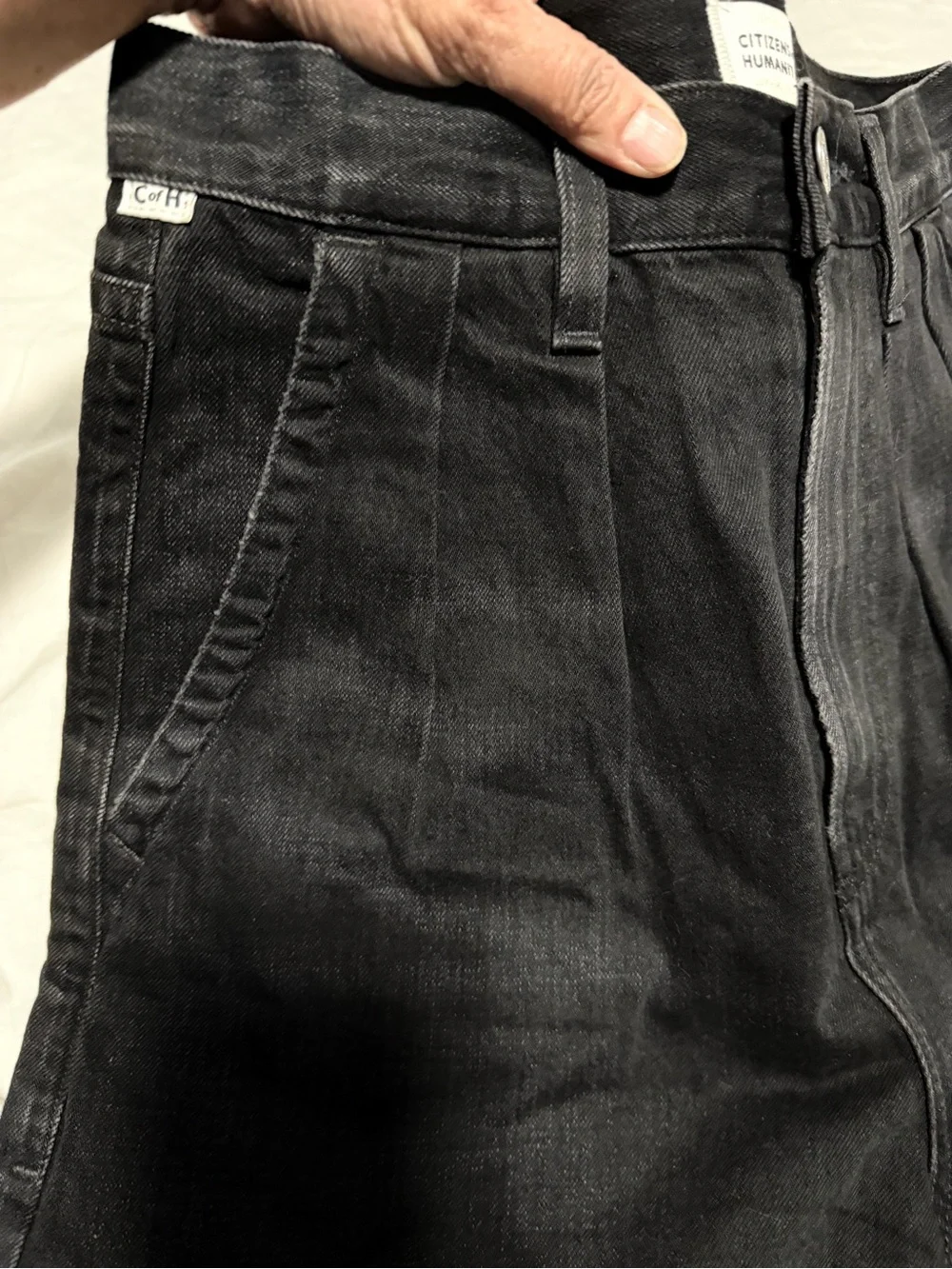 Anthropologie Citizens of Humanity Maritzy black pleated denim long shorts 23 - Picture 4 of 11